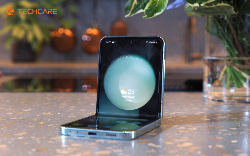 mat-kinh-samsung-Zlip-5