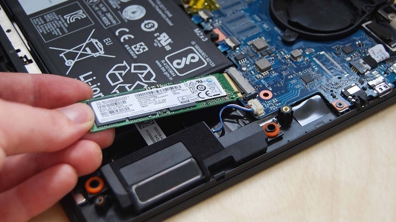 Thay ổ cứng SSD