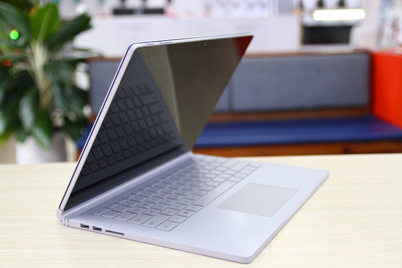 microsoft-surface-book-2