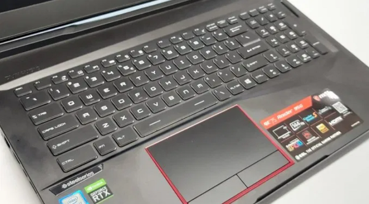 Bàn phím và touchpad đẹp mắt