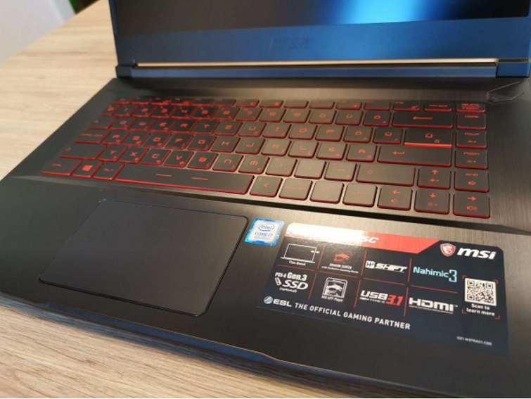 Các nút được thiết kế rất là đẹp mắt và nhạy