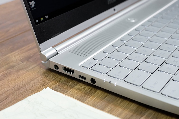 Cổng kết nối được trang bị đầy đủ