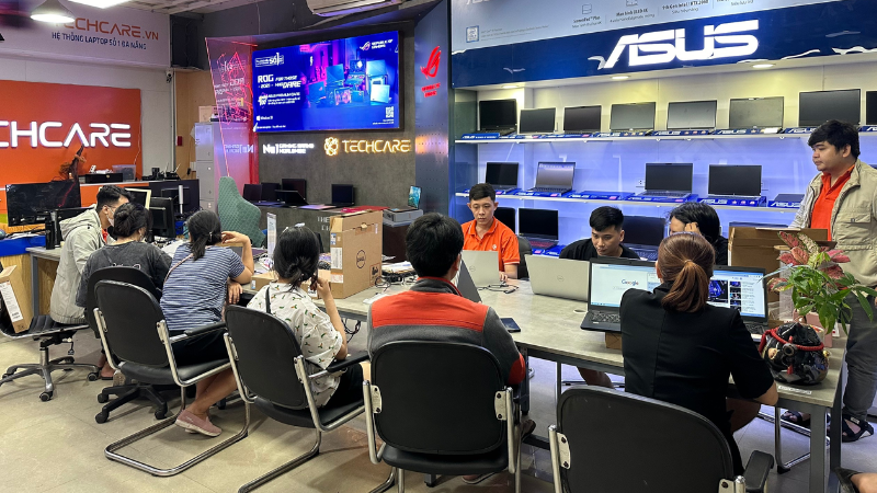 mua-laptop-tai-techcare