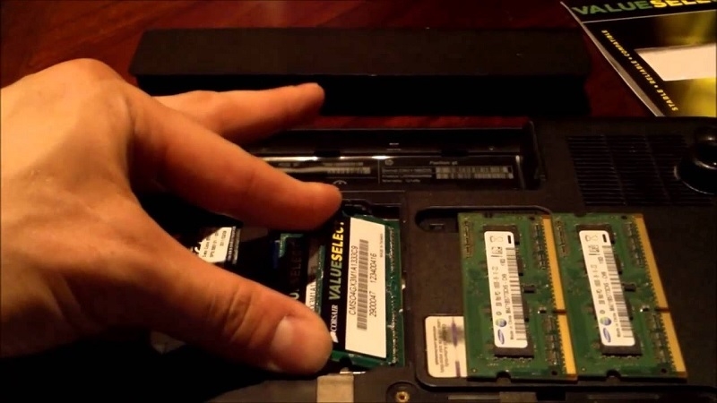 Làm sao để biết laptop của bạn có nâng cấp ram được không?
