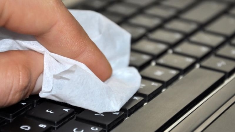 Cách khắc phục nước vào bàn phím laptop Cách khắc phục nước vào bàn phím laptop