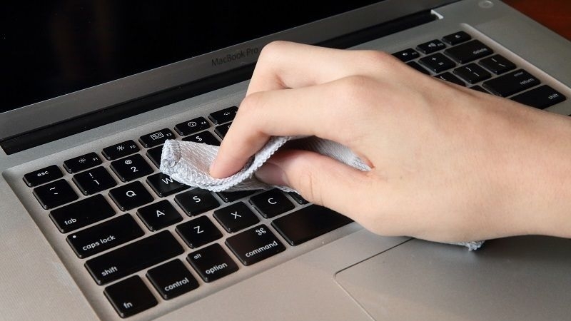 Cách khắc phục nước vào bàn phím laptop Cách khắc phục nước vào bàn phím laptop