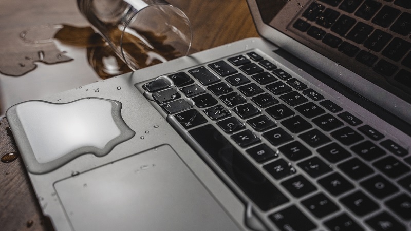 Cách khắc phục nước vào bàn phím laptop Cách khắc phục nước vào bàn phím laptop