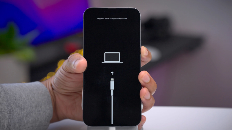 pin-iphone-13-bi-ket-so-vai