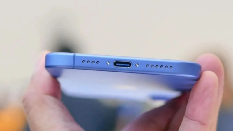 pin-iphone-dang-sac-bi-dung