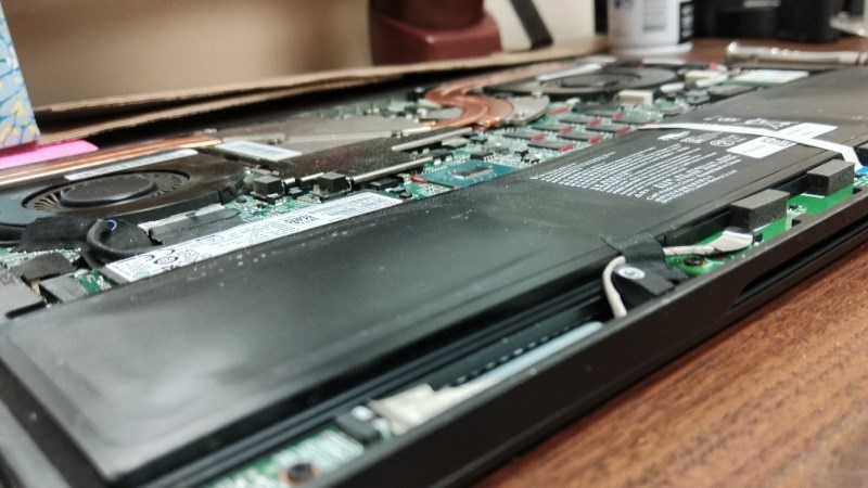 Pin laptop bị phồng có nguy hiểm không? Có nổ không? Pin laptop bị phồng có nguy hiểm không? Có nổ không?
