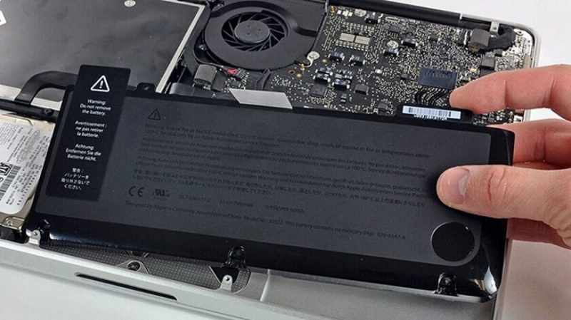 Cách xử lý khi phát hiện pin laptop bị phồng bước 3 Cách xử lý khi phát hiện pin laptop bị phồng bước 3