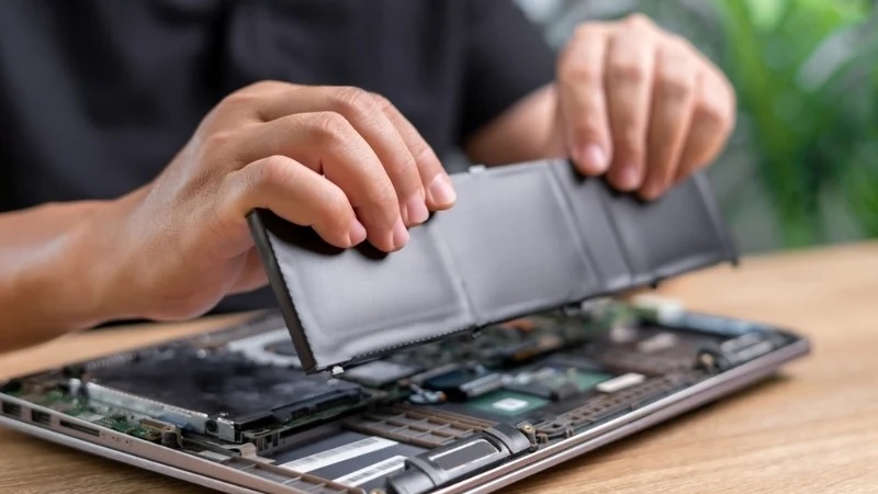Nguyên nhân khiến pin laptop bị phồng Nguyên nhân khiến pin laptop bị phồng