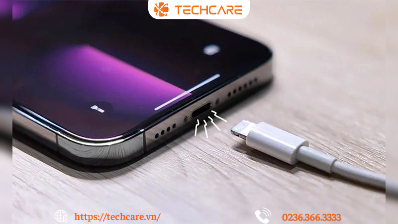 quy-trinh-sua-iphone-khong-len-sac-tai-techcare