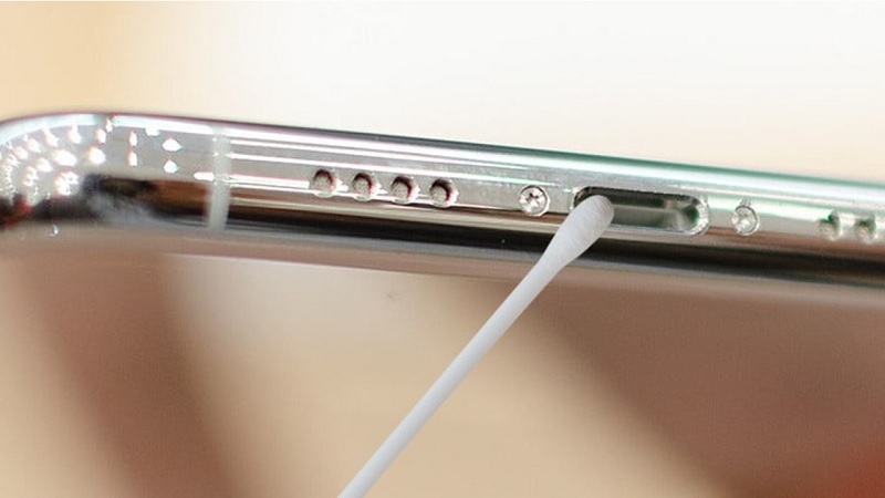 Nguyên nhân phổ biến và cách khắc phục hiệu quả sạc pin không vào Nguyên nhân phổ biến và cách khắc phục hiệu quả sạc pin không vào