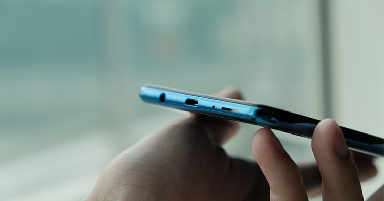 Samsung A7 2018 có chống nước không ?