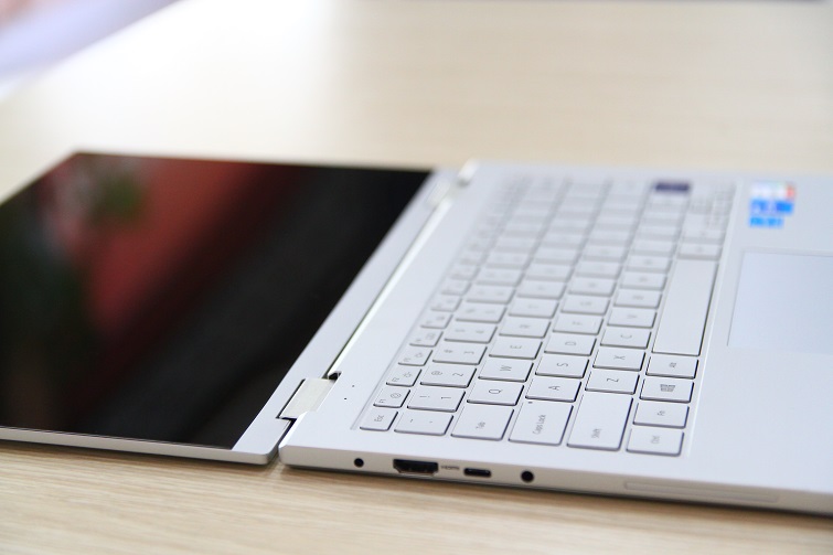 samsung-galaxy-book-flex-alpha-2