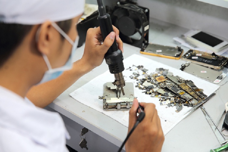 Sửa điện thoại Giá Rẻ 135 Hàm Nghi Đà Nẵng được nhiều khách Review 05