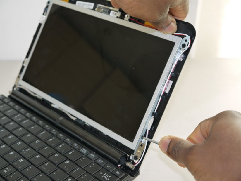 sửa lỗi màn hình laptop bị đỏ