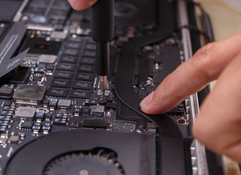 Một số dấu hiệu nhận biết laptop MSI bị hỏng nguồn