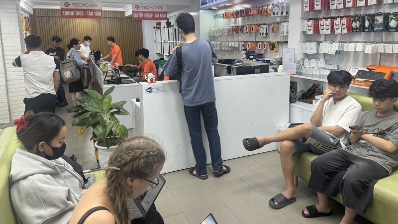 Địa chỉ thay pin uy tín, chất lượng cho Samsung Galaxy J8, J8 Plus Địa chỉ thay pin uy tín, chất lượng cho Samsung Galaxy J8, J8 Plus