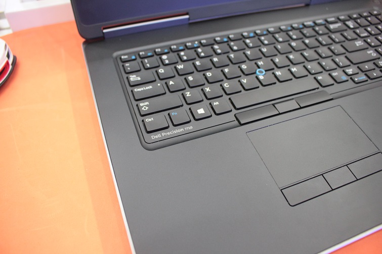 Touchpad cung cấp khả năng di chuyển thật chính xác và mượt mà