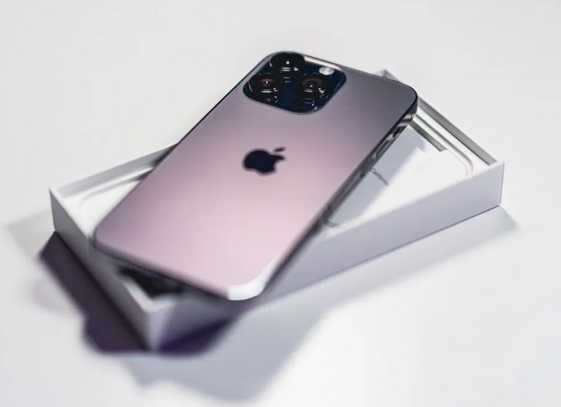 thay-camera-iphone-15