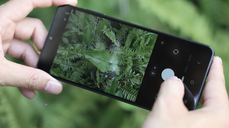 Khi nào bạn cần thay camera Samsung Galaxy A06?