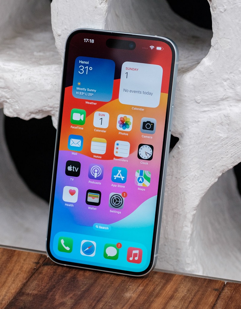 thay-man-hinh-iphone-15-plus