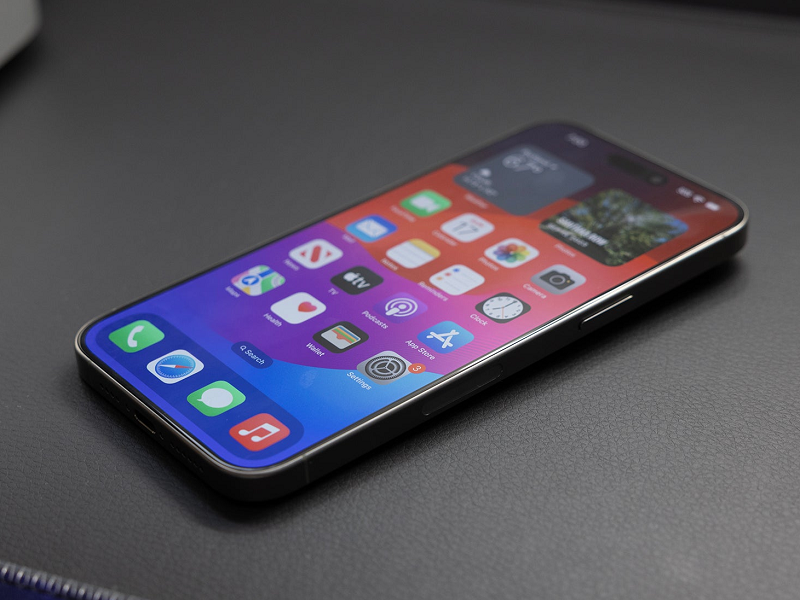 thay-man-hinh-iphone-15-pro