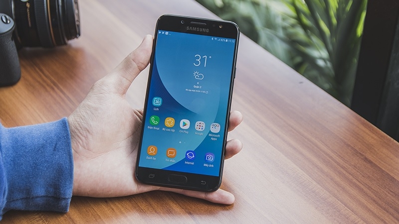 Khi nào cần thay màn hình Samsung J7 Plus?