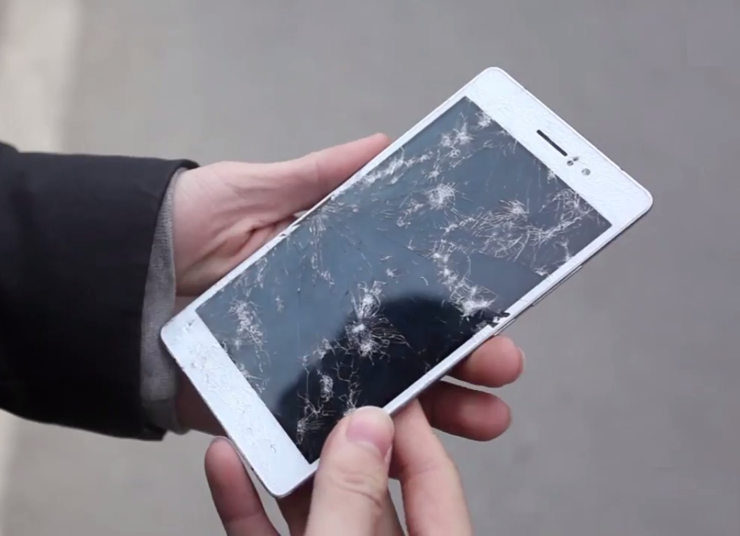 Nhận thiết bị Oppo bị hỏng màn hình từ khách hàng