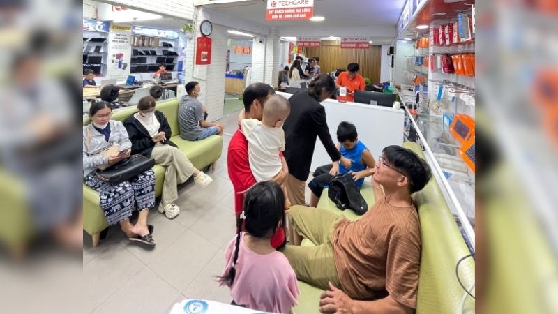 thay-man-hinh-oppo-a60-tai-techcare