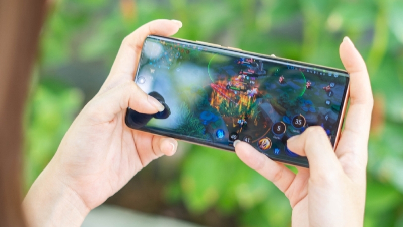 thay-man-hinh-realme-11-pro-chat-luong