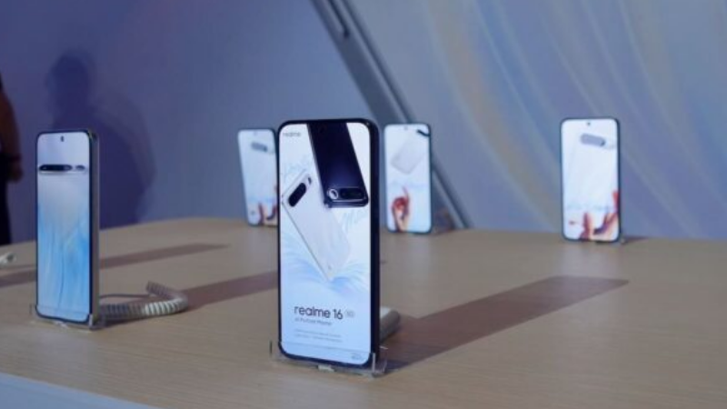 thay-man-hinh-realme-16