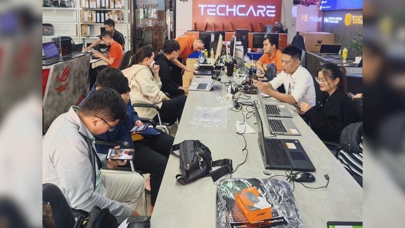 thay-man-hinh-realme-c53-tai-techcare