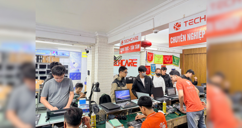 thay-man-hinh-samsung-galaxy-s26-plus-tai-techcare