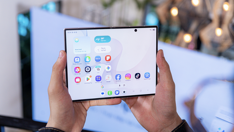 thay-man-hinh-samsung-galaxy-z-fold-8