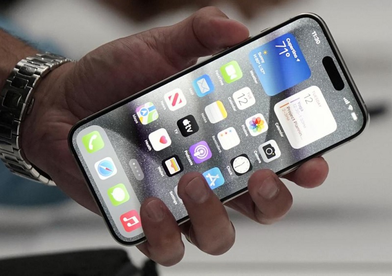 thay-mat-kinh-iphone-15-pro-max