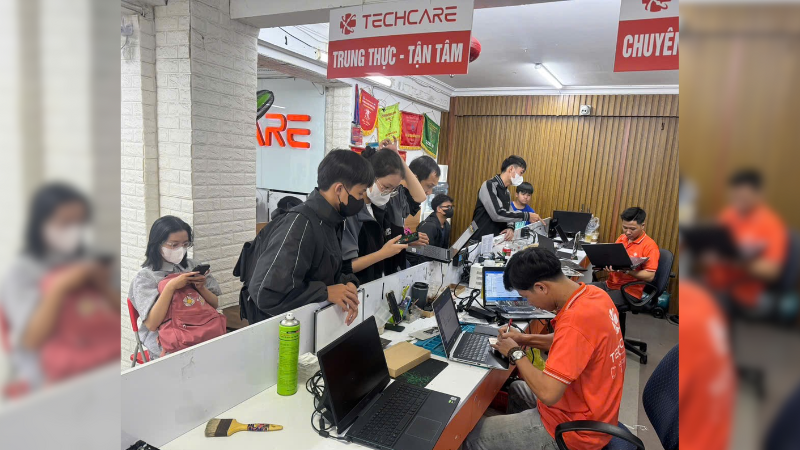 thay-mat-kinh-iphone-16-pro-max-tai-techcare