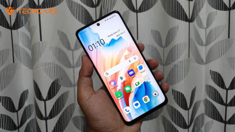 Thay-mat-kinh-oppo-a58-chinh-hang