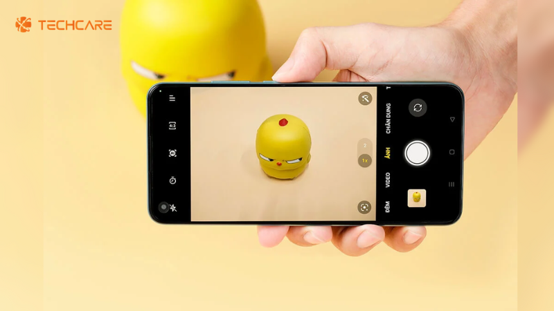 thay-mat-kinh-oppo-a78-gia-tot