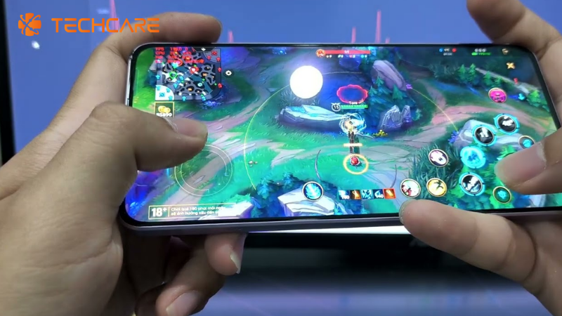 thay-mat-kinh-oppo-reno-11F-tai-da-nang