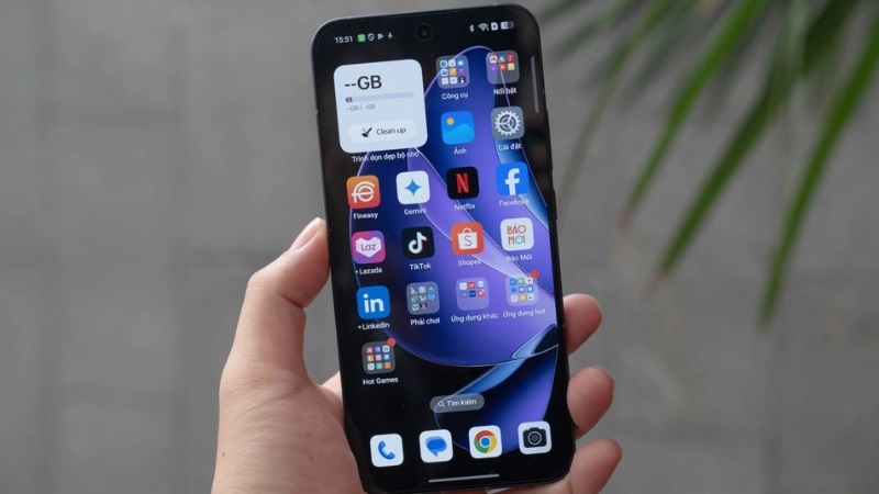 Khi nào bạn cần thay mặt kính Oppo Reno13 5G?