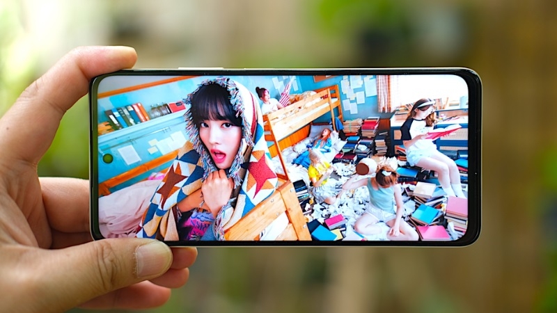 Khi nào cần thay mặt kính Realme 11X 5G?