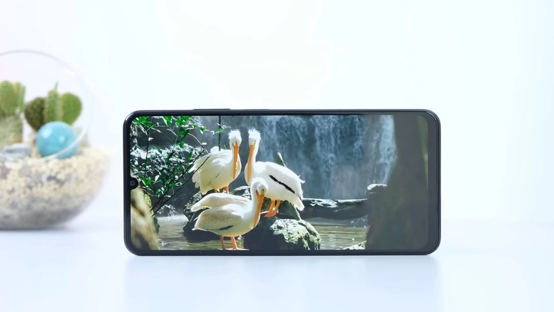 thay-mat-kinh-realme-c53-lay-lien