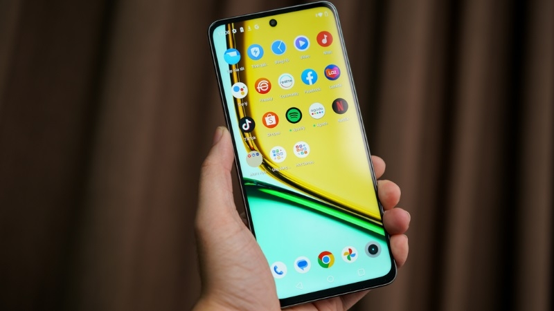 Dấu hiệu và nguyên nhân cần thay mặt kính Realme C67