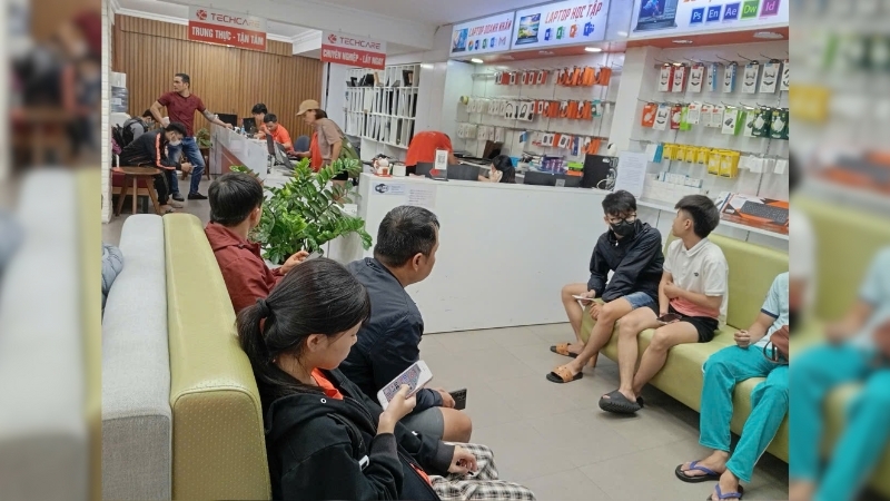 thay-mat-kinh-samsung-galaxy-16-5g-1