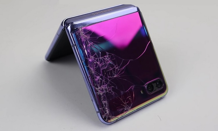 Dấu hiệu cần thay mặt kính Samsung Z Flip