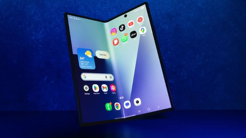 thay-mat-kinh-samsung-galaxy-z-fold-8-ultra-techcare