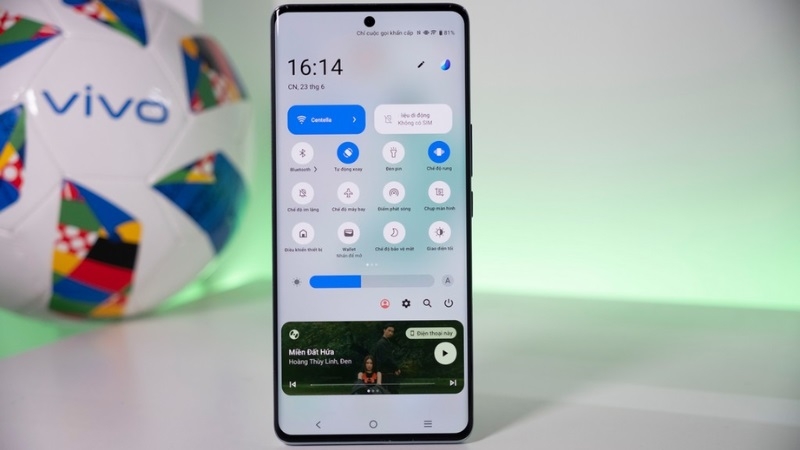 Dấu hiệu và nguyên nhân cần thay mặt kính Vivo V30 5G Dấu hiệu và nguyên nhân cần thay mặt kính Vivo V30 5G